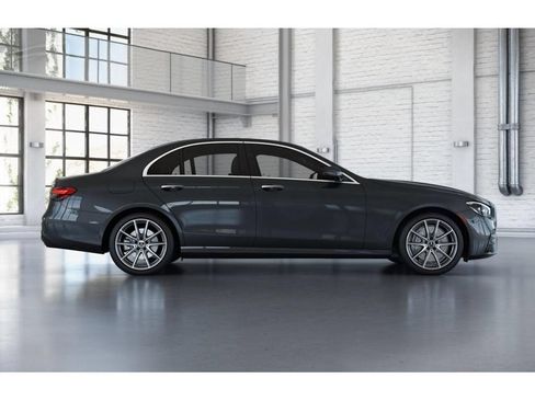 Used 2023 Mercedes-Benz E 350 4MATIC Sedan image 17