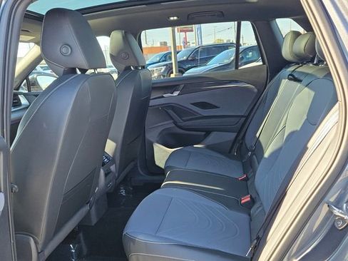 New 2026 Volkswagen Tiguan SE R-Line image 6