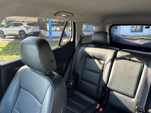 Used 2024 GMC Terrain SLT FWD image 16