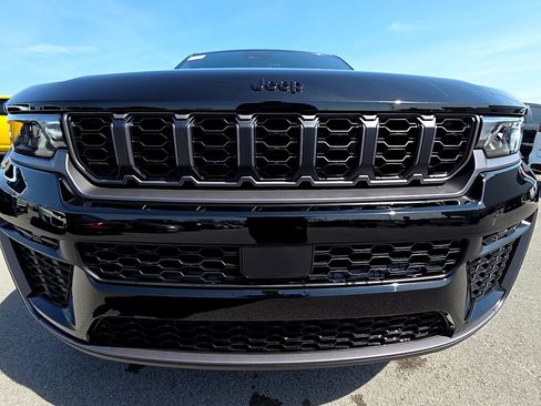 New 2026 Jeep Grand Cherokee L L LAREDO ALTITUDE 4X4 image 2