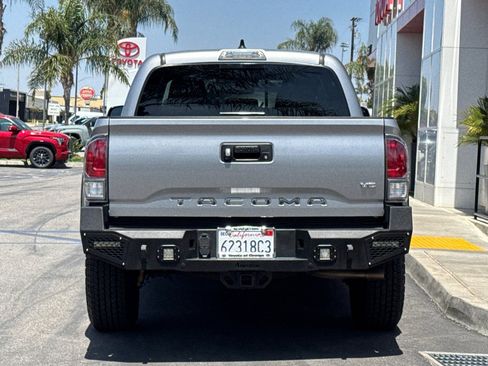 Used 2021 Toyota Tacoma TRD Off-Road w/ Technology Package AWD/4WD image 6