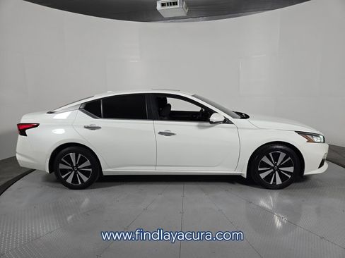 Used 2021 Nissan Altima 2.5 SV w/ SV Premium Package image 9