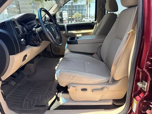 Used 2009 Chevrolet Silverado 2500 LT AWD/4WD image 3
