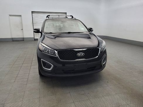 Used 2017 Kia Sorento LX w/ LX Convenience Package image 14