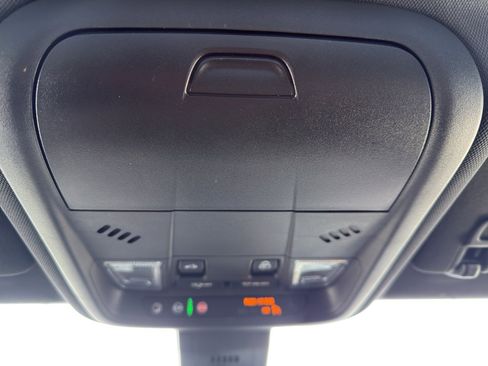 Used 2022 Chevrolet Equinox RS image 23