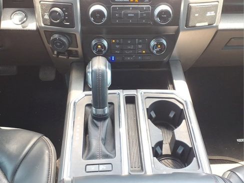 Used 2019 Ford F150 Platinum w/ Equipment Group 701A Luxury AWD/4WD image 16