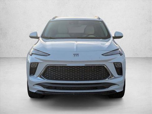 Used 2025 Buick Encore GX Avenir image 2