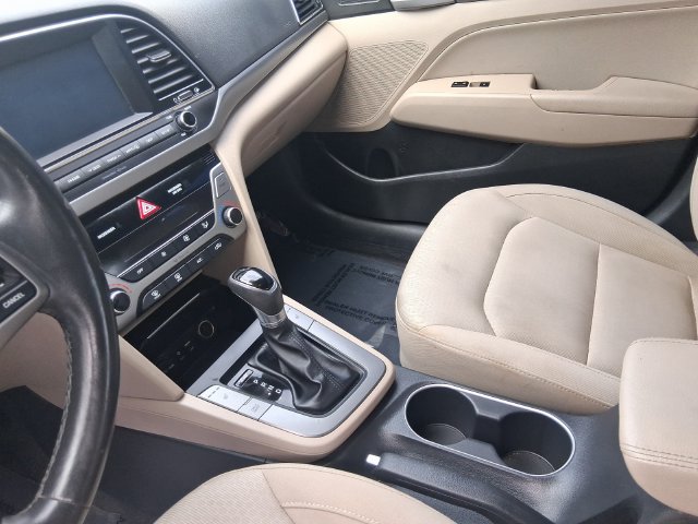 Used 2017 Hyundai Elantra Value Edition FWD image 13