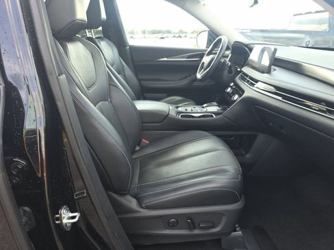 Certified 2023 INFINITI QX60 Luxe image 11