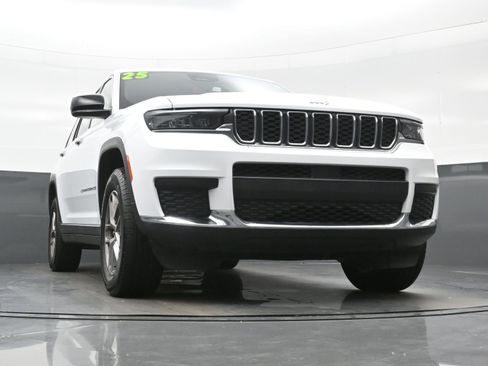 Used 2025 Jeep Grand Cherokee L Laredo w/ Trailer Tow Package AWD/4WD image 34