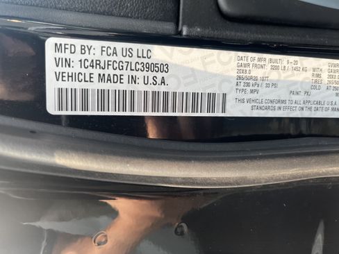 Used 2020 Jeep Grand Cherokee Overland AWD/4WD image 21