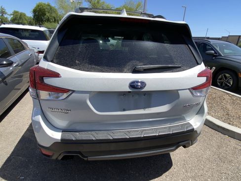 Used 2021 Subaru Forester Premium AWD/4WD image 3