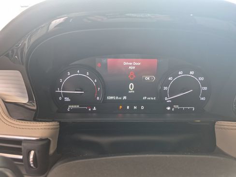 Used 2022 Lincoln Corsair FWD w/ Premium Package image 8