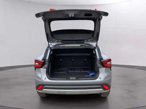 New 2026 Chevrolet Trax LT w/ Driver Confidence Package image 33