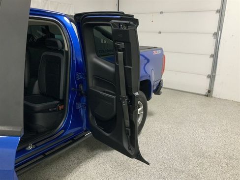 Used 2018 Chevrolet Colorado Z71 AWD/4WD image 19