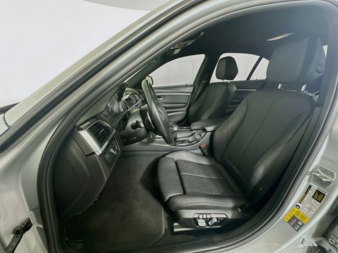 Used 2018 BMW 330e image 13