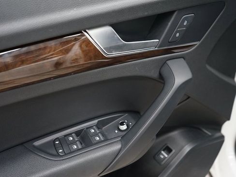 Used 2019 Audi Q5 2.0T Premium image 23