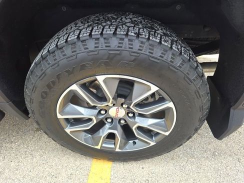 Used 2023 GMC Sierra 1500 SLT w/ SLT Premium Package image 13