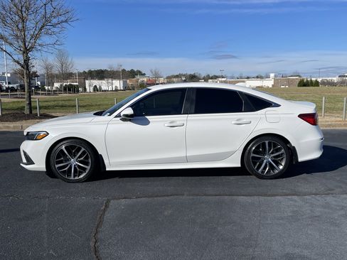 Certified 2024 Honda Civic Touring image 6