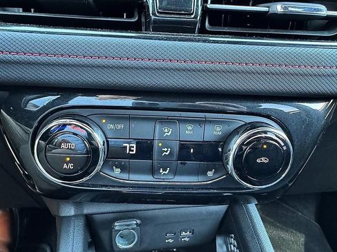 Used 2025 Chevrolet TrailBlazer RS w/ Convenience Package AWD/4WD image 13