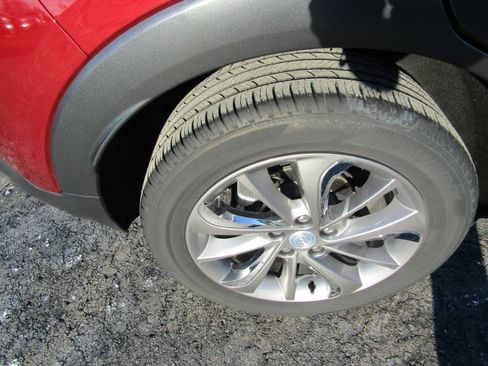 Used 2022 Buick Encore GX Essence w/ Experience Buick Package image 8