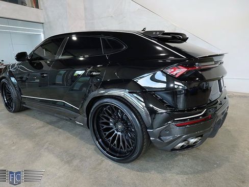 Used 2023 Lamborghini Urus Performante image 6