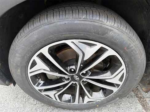 Used 2020 Hyundai Santa Fe Limited image 11