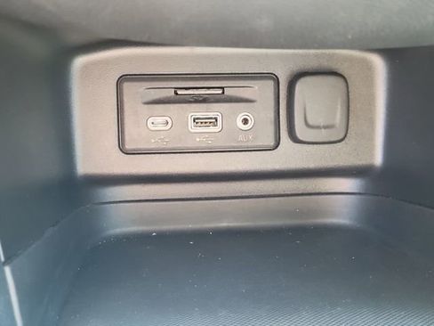 Used 2022 Chevrolet Equinox LT image 28