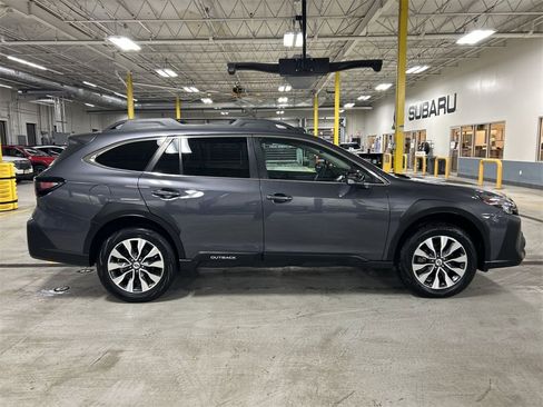 Certified 2023 Subaru Outback Limited image 9
