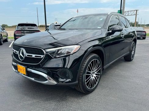 Used 2025 Mercedes-Benz GLC 300 4MATIC image 8