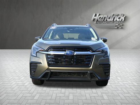 Used 2024 Subaru Ascent Premium w/ Convenience Package image 3