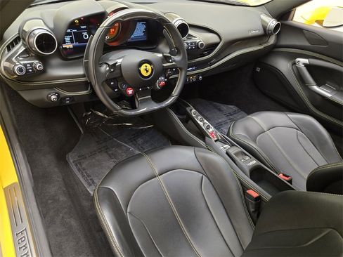 Used 2021 Ferrari F8 Tributo image 21