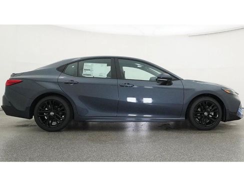Used 2026 Toyota Camry SE FWD image 27