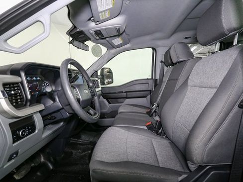 Used 2024 Ford F250 XL w/ XL Chrome Package image 36