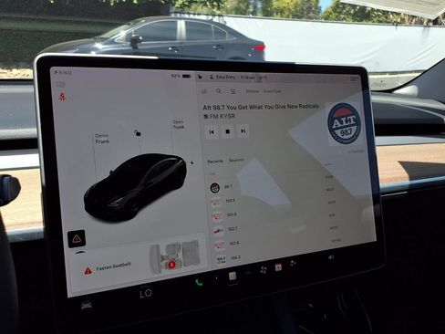 Used 2021 Tesla Model 3 Standard Range Plus RWD image 8