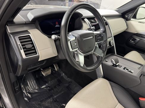 Used 2021 Land Rover Discovery S R-Dynamic image 14