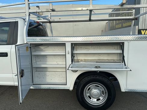 Used 2019 Ford F250 XL w/ Power Equipment Group RWD image 11