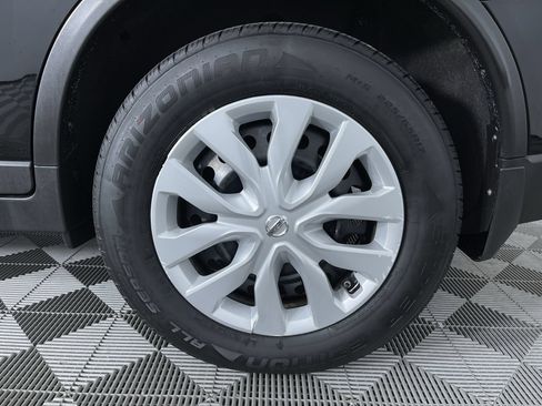 Used 2015 Nissan Rogue S AWD/4WD image 23