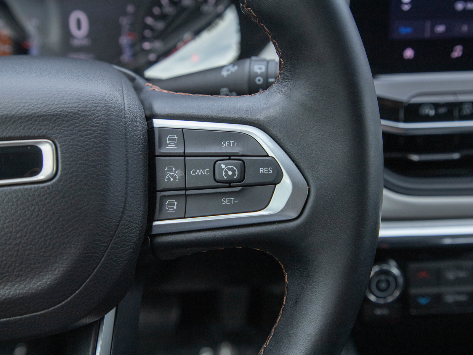 Used 2022 Jeep Compass Limited AWD/4WD image 25