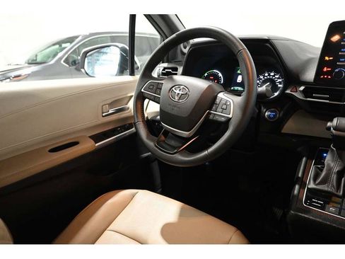 Used 2023 Toyota Sienna XLE w/ XLE Plus Package AWD/4WD image 24