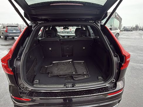 Certified 2024 Volvo XC60 B5 Ultimate w/ Climate Package image 29
