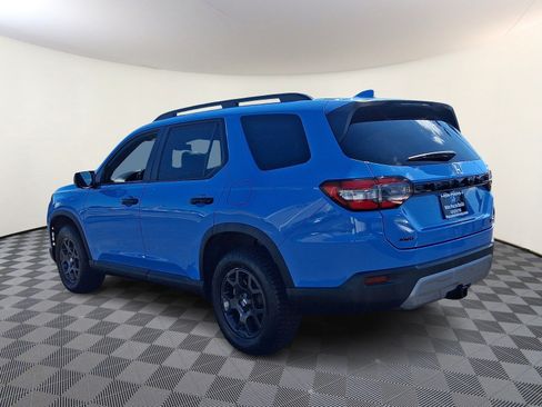 Used 2023 Honda Pilot TrailSport image 5