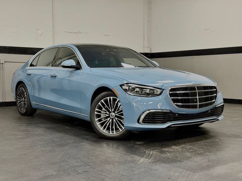Used 2024 Mercedes-Benz S 580 4MATIC Sedan image 2
