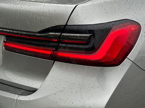 Used 2020 BMW 740i w/ M Sport Package image 29