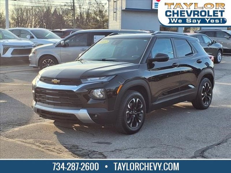 Certified 2022 Chevrolet TrailBlazer LT w/ Convenience Package image 1