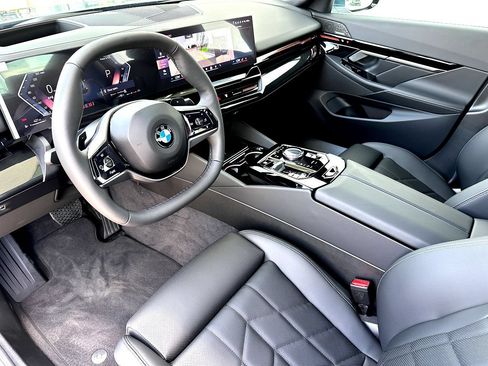 New 2026 BMW 530i RWD image 12