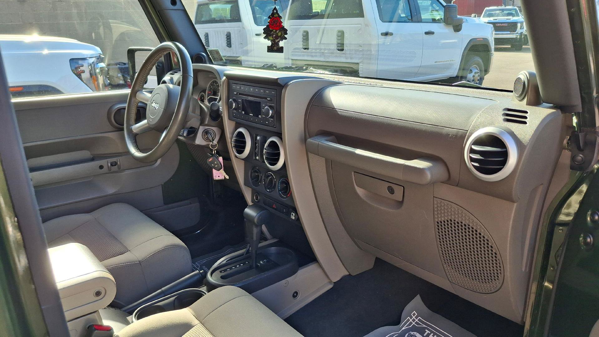 Used 2008 Jeep Wrangler Unlimited Sahara w/ Trailer Tow Group AWD/4WD image 12