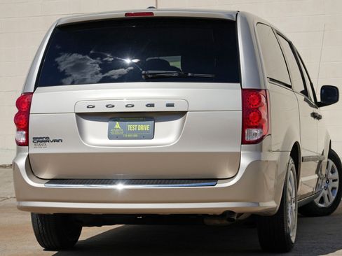 Used 2015 Dodge Grand Caravan American Value Package w/ UConnect Hands-Free Group FWD image 4