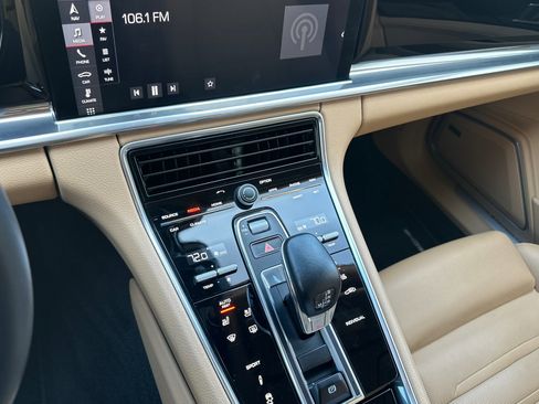 Used 2019 Porsche Panamera RWD image 27
