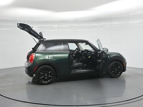 Used 2019 MINI Cooper 2-Door Hardtop image 5